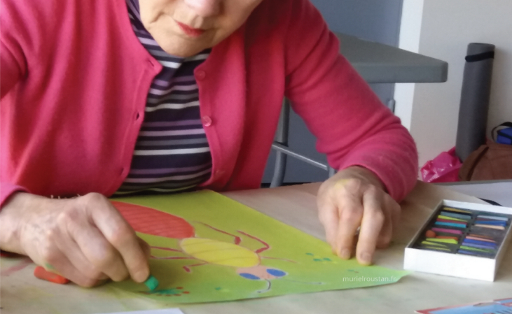 Papillon dessiné à la pastel lors d'un atelier, dernière image.